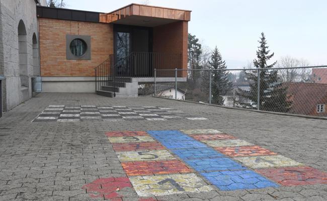 Der Engpass beim Schulhauseingang ist beseitigt