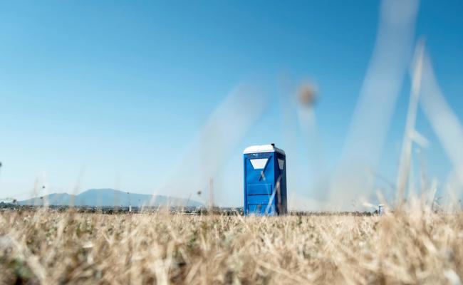 Mobiles WC im Maz