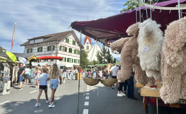 Dreitägige Chilbi mit Fahrgeschäften, Vereinsbeizen und Marktständen