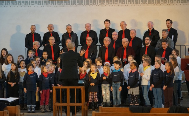 Musikalische Weihnachtsreise mit dem Männerchor um die Welt