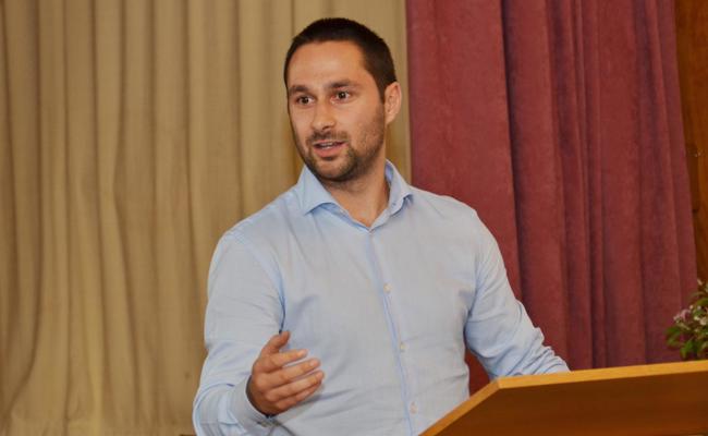 Macedo übergibt an Rohner