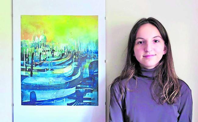 Junges Talent zeigt Bilder im Stellwerk