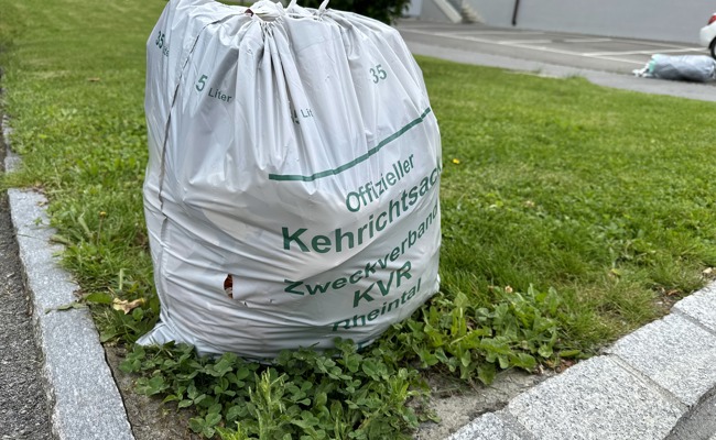 Bald keine Abfallsäcke mehr an der Strasse: Au schafft wöchentliche Kehrichtsammlung schrittweise ab