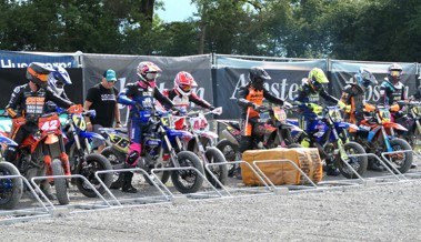 Das Supermoto in Altstätten bot viel Spannung, Drifts und Schräglagen