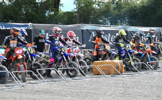 Das Supermoto in Altstätten bot viel Spannung, Drifts und Schräglagen