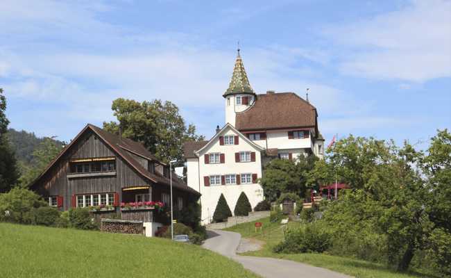 Schloss Weinstein: Eigentümer wollen möglichst bald wieder öffnen
