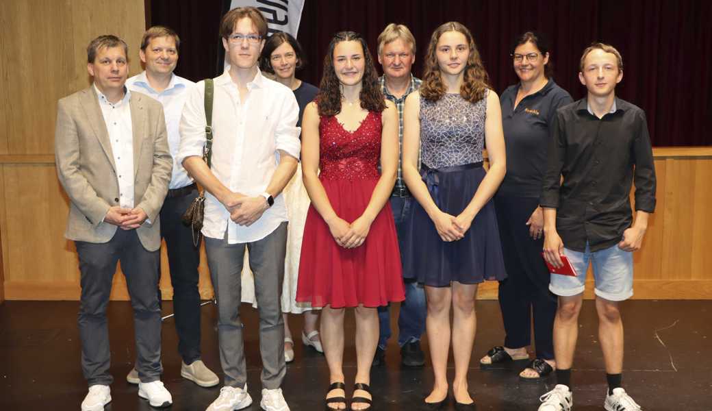 Rheintaler Schreiner feiern Top-Abschlüsse bei der ersten gemeinsamen Lehrabschlussfeier