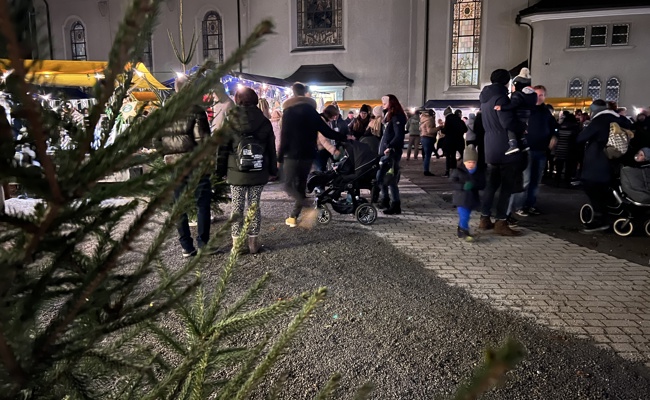 Adventliches, Akrodancer und Alphornbläser am Weihnachtsmaart