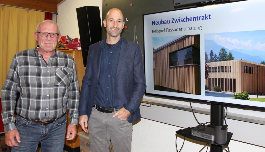 Projektleiter Felix Hengartner und Schulratspräsident Samuel Hanselmann stellten den Neubau und den Weg dorthin vor. 