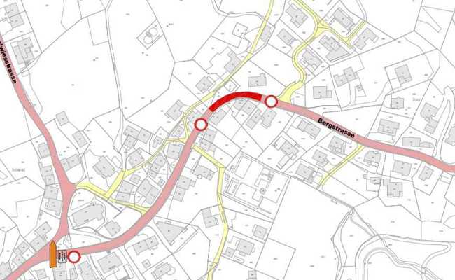 Teilsperrung der  Bergstrasse - Taxi ersetzt Bus