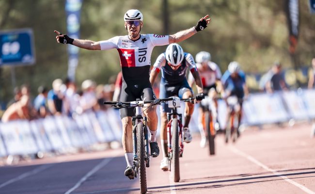 Schweizer Doppelsieg mit Luca Schätti: Thomas Litscher gewinnt EM-Silber im Short Track