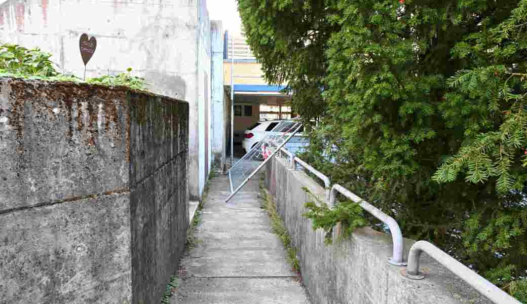 Sechs Meter tief gestürzt: 13-jähriges Mädchen verletzt sich schwer