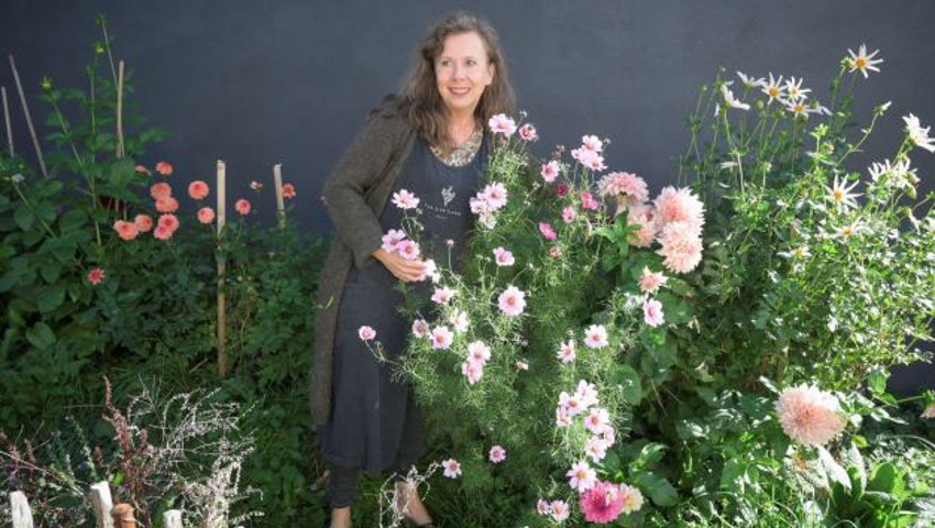 Balgacherin fertigt Kunstwerke aus selbst angebauten Blumen