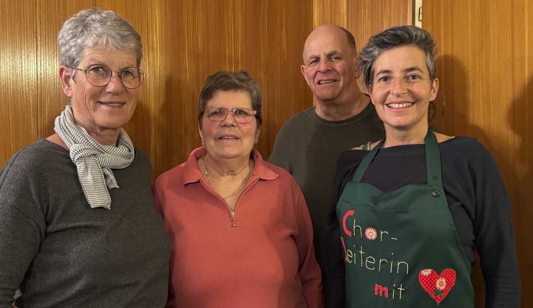 Die Geehrten (von links): Patricia Jüstrich (30 Jahre), Monika Kessler (40 Jahre), Peter Albertin (Ehrenmitglied 20 Jahre) und Kerstin Kobelt (20 Jahre Chorleitung).  Die Geehrten (von links): Patricia Jüstrich (30 Jahre), Monika Kessler (40 Jahre), Peter Albertin (Ehrenmitglied 20 Jahre) und Kerstin Kobelt (20 Jahre Chorleitung).