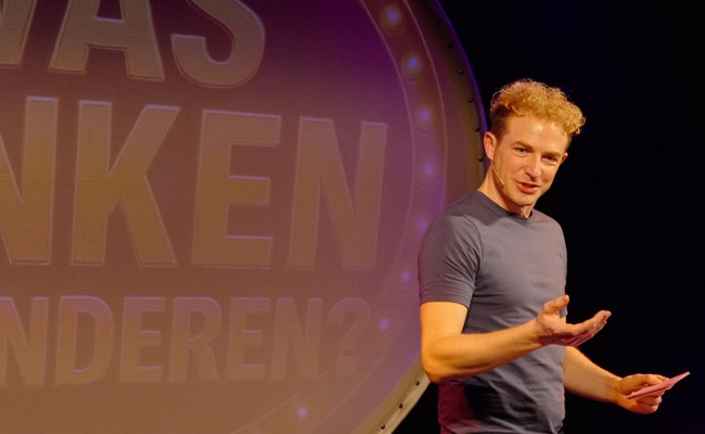 Michael Elsener ist ein Meister der Interaktion mit dem Publikum