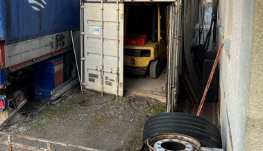 Polizei ermittelt auf Hochtouren: «Es geht kein Mörder um im Dorf» Polizei ermittelt auf Hochtouren: «Es geht kein Mörder um im Dorf»