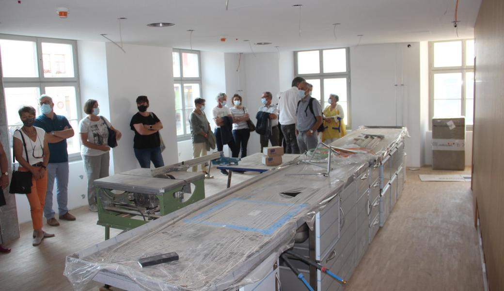 Obschon etwa gleich gross wie am bisherigen Ort an der Kugelgasse, wird das neue Foyer den Gästen mehr Platz bieten.