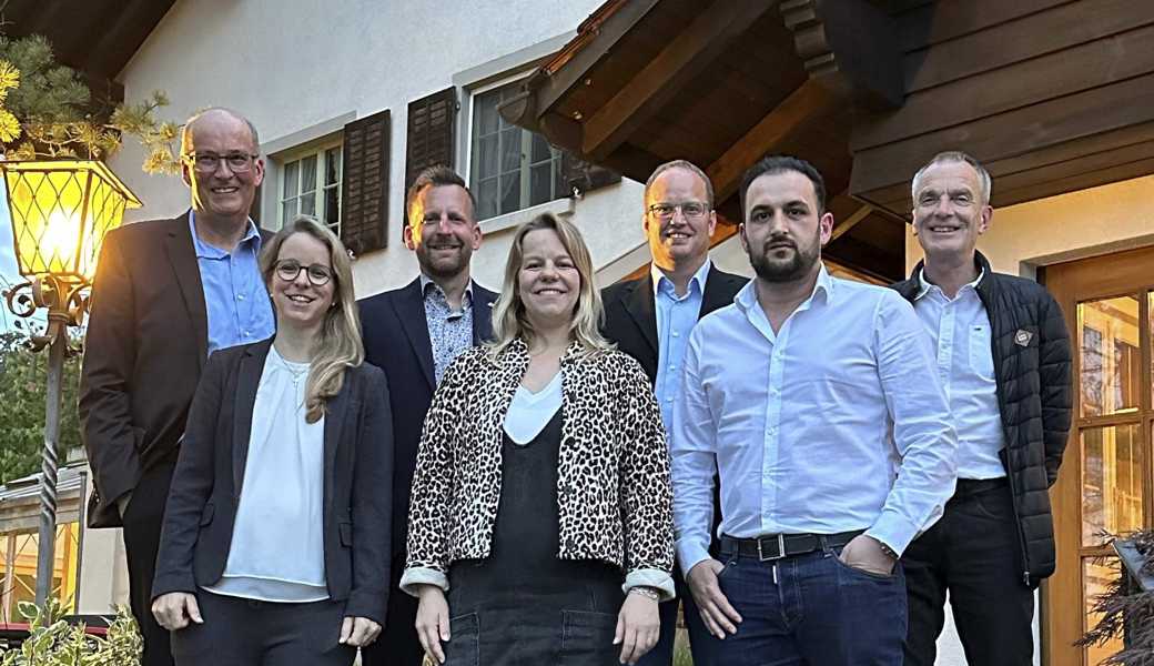 Von links: Nationalrat Markus Ritter mit  den Kandidierenden Sybille Clausen (Co-Präsidium), Andreas Broger, Mirjam Seitz-Popp, Patrik Haldner, Mevludin Shabani, Adrian Huggenberger. Es fehlen: Patrick Benz, Andy Berger und Olivia Gächter.