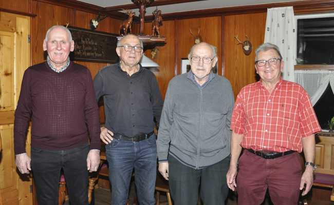 Der Männerchor ehrt an der Hauptversammlung zwei Gold- und einen Silber-Veteranen