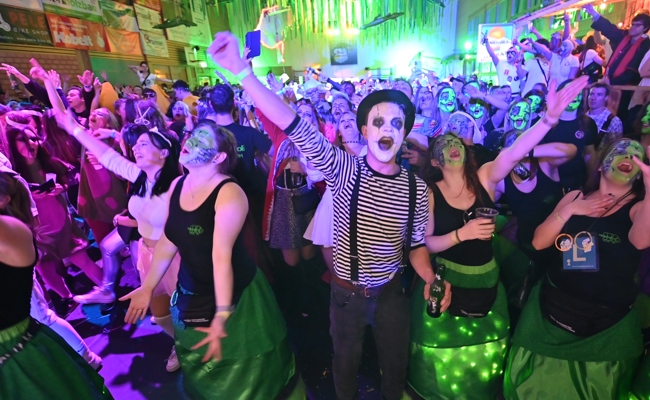 Närrisches Wochenende: Von der Obervogelkür bis zum Maskenball