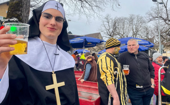 Ausnahmezustand Fasnacht: Alkohol mitten unter Minderjährigen