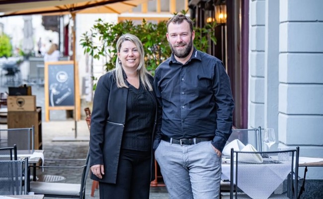 Das Rheintaler Wirtepaar Sabrina und Michael Batt eröffnet im «Löwen» in Bendern sein letztes Restaurant