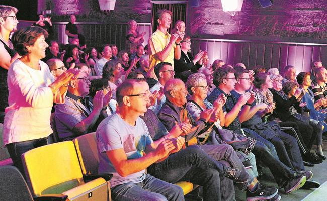 Eine starke Stimme auf der Kulturbrücke