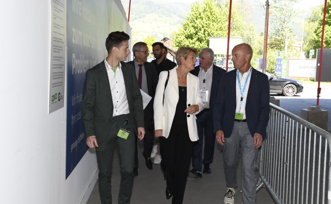 Karin Keller-Sutter kehrt als Bundesrätin an die Rhema zurück