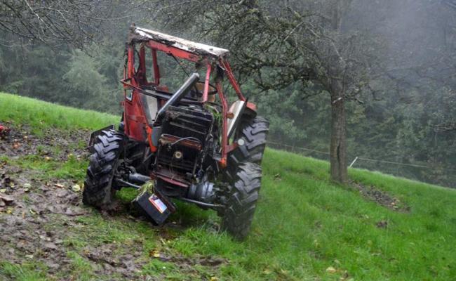 83-Jähriger bei Unfall mit Traktor schwer verletzt