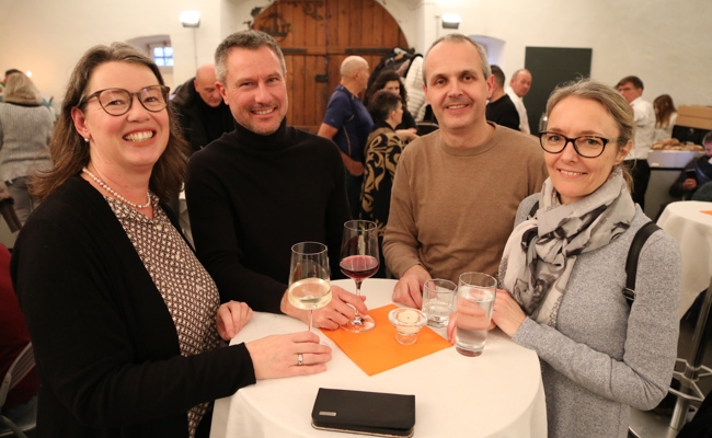 Anstossen, Musik hören und Gerstensuppe geniessen: So wurde das neue Jahr willkommen geheissen