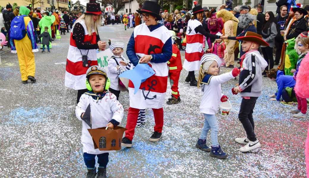 Die  Kinder und Eltern der MuKi-Gruppe reisten an die Nordsee und wurden vom zahlreich erschienen Publikum bewundert. 