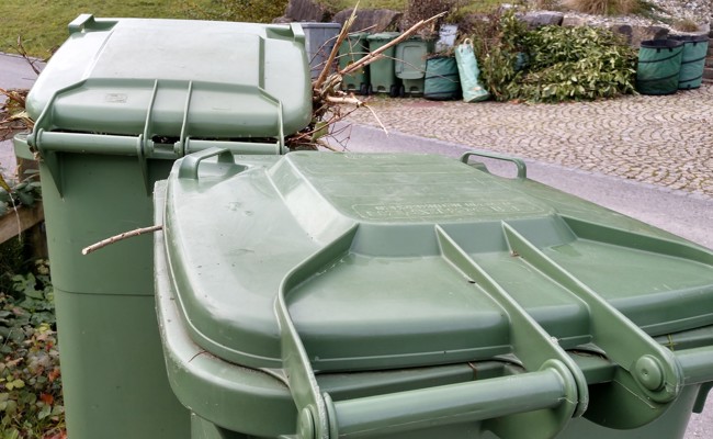 Gemeinden wollen unbeliebte Grüngut-Gebührenmarken loswerden