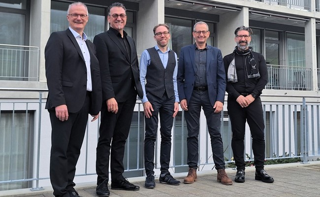 Der Umbau ist fertig: Schlüsselübergabe im Pflegewohnheim