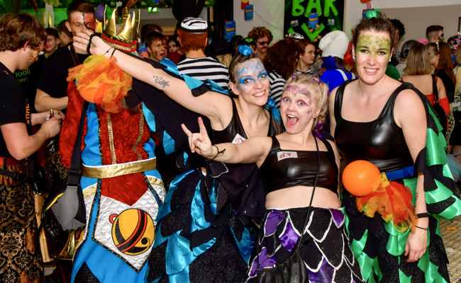 Fantastische Stimmung am Oberrieter Aloha-Maskenball