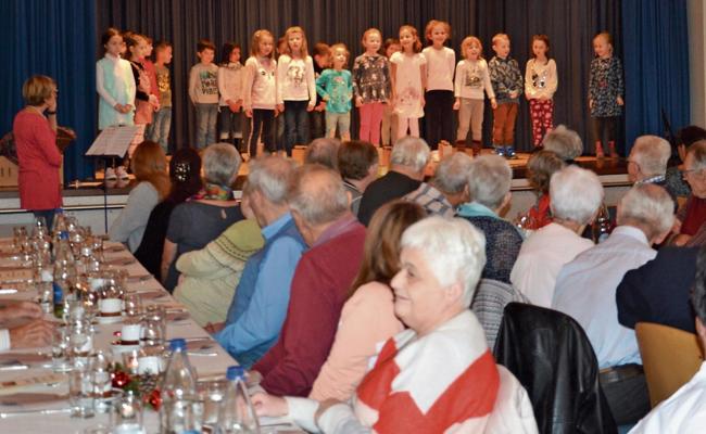 Kirchgemeinden feiern mit Senioren Weihnachten