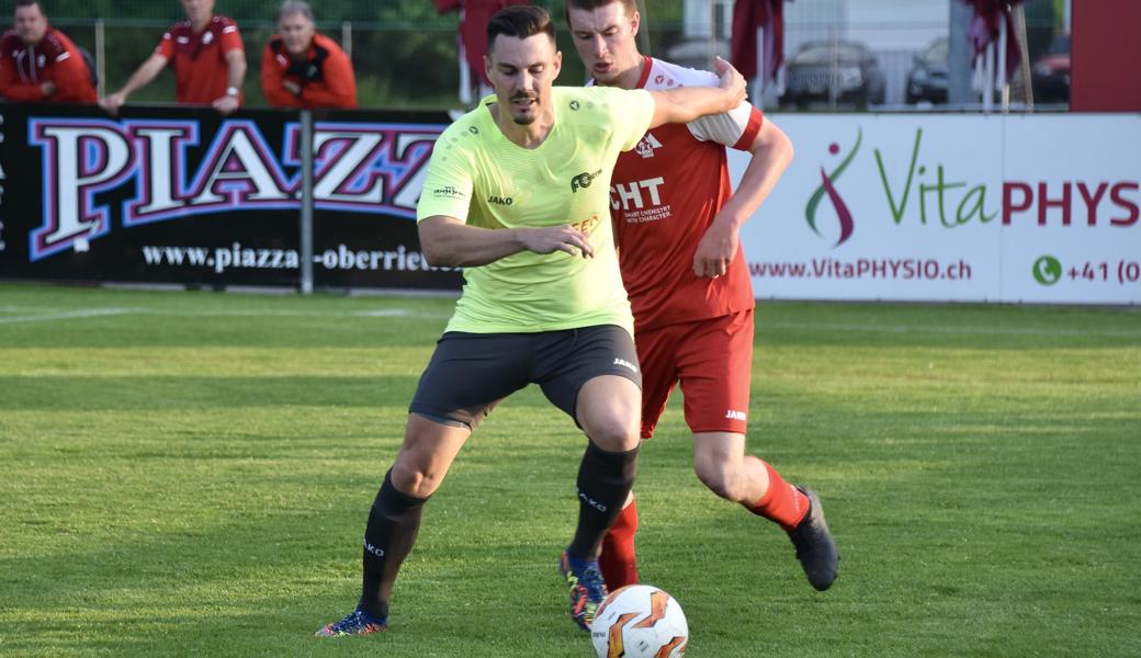 Im Testspiel gegen Montlingen II erkämpfte Rüthi (in Gelb: Ramon Lüchinger) sich einen 1:0-Sieg. Nun wartet das abstiegsbedrohte Heiden auf die Oberrheintaler.