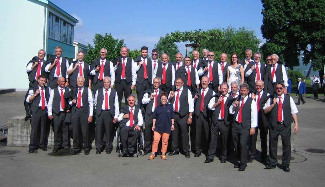 Der Männerchor Diepoldsau ist bereit für die Jury.
