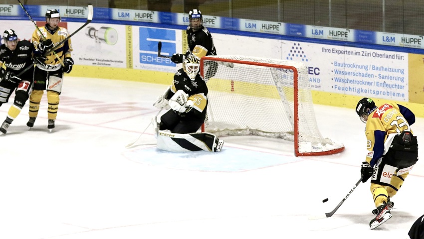 Pascal Obrist brachte den SC Rheintal nach 17 Minuten auf Assists von Mica Moosmann und Mathias Hagen in Führung. Pascal Obrist brachte den SC Rheintal nach 17 Minuten auf Assists von Mica Moosmann und Mathias Hagen in Führung.