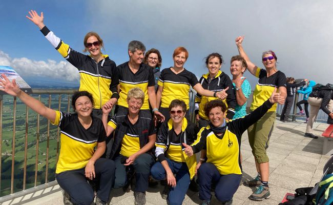 Die Frauenriege des KTV Oberriet wandert auf den Hohen Kasten