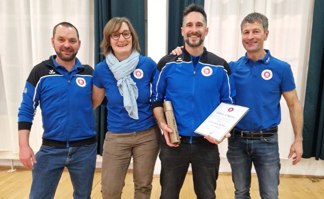 Christian Rebholz ist neues Ehrenmitglied des JJJC Rheintal