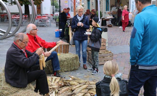 Auf dem Bauernmarkt: Hülschet in der Marktgasse