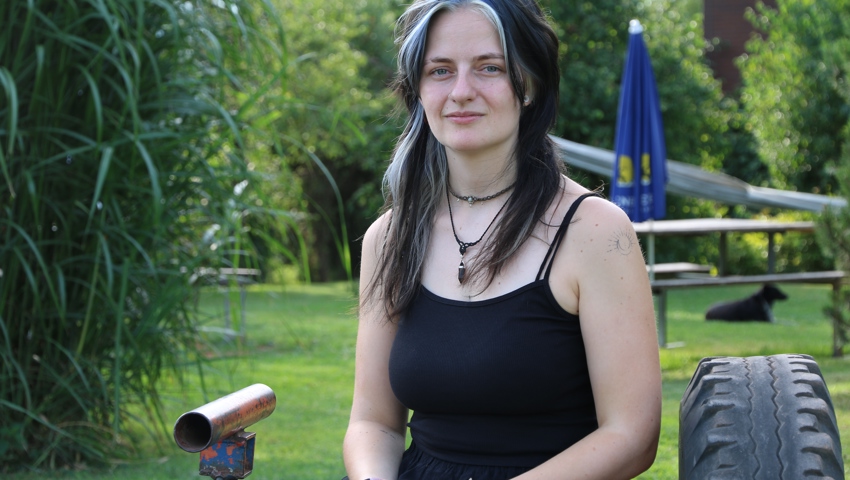 Es kostete sie Mut: Iris Fritsche posierte mit einer Prise Erotik für den Bauernkalender