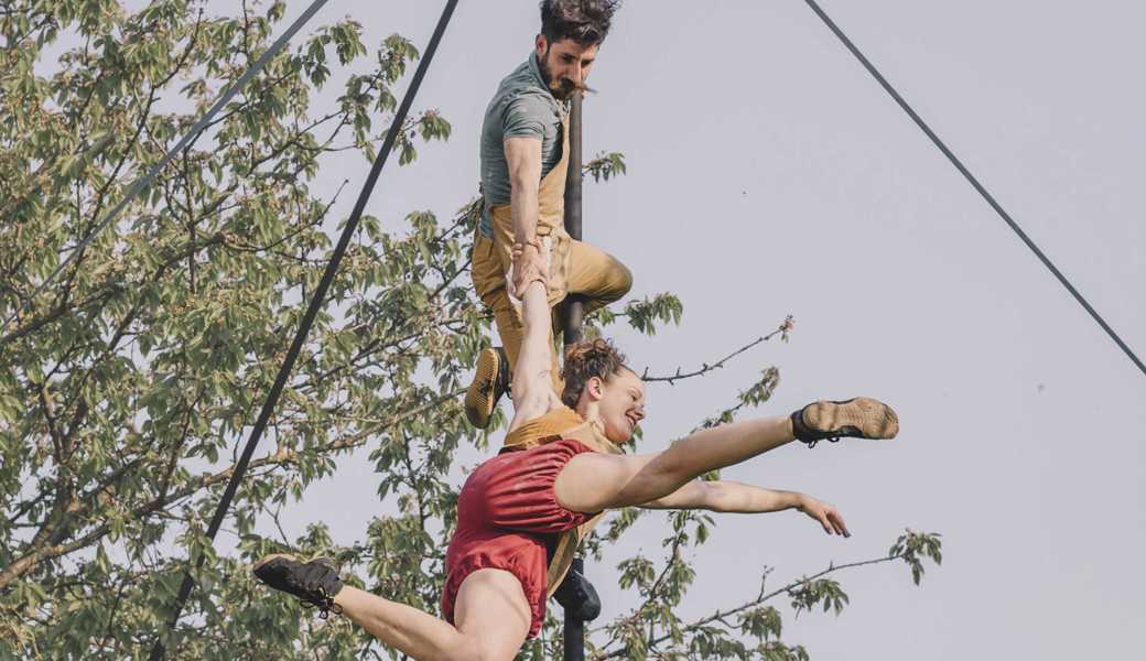Der Circo Carpa Diem bespielt am Sonntagnachmittag den Museumsgarten als einen von sechs Gauklerplätzen.