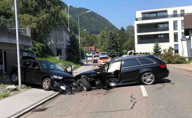 Zwei Verletzte bei Frontalkollision