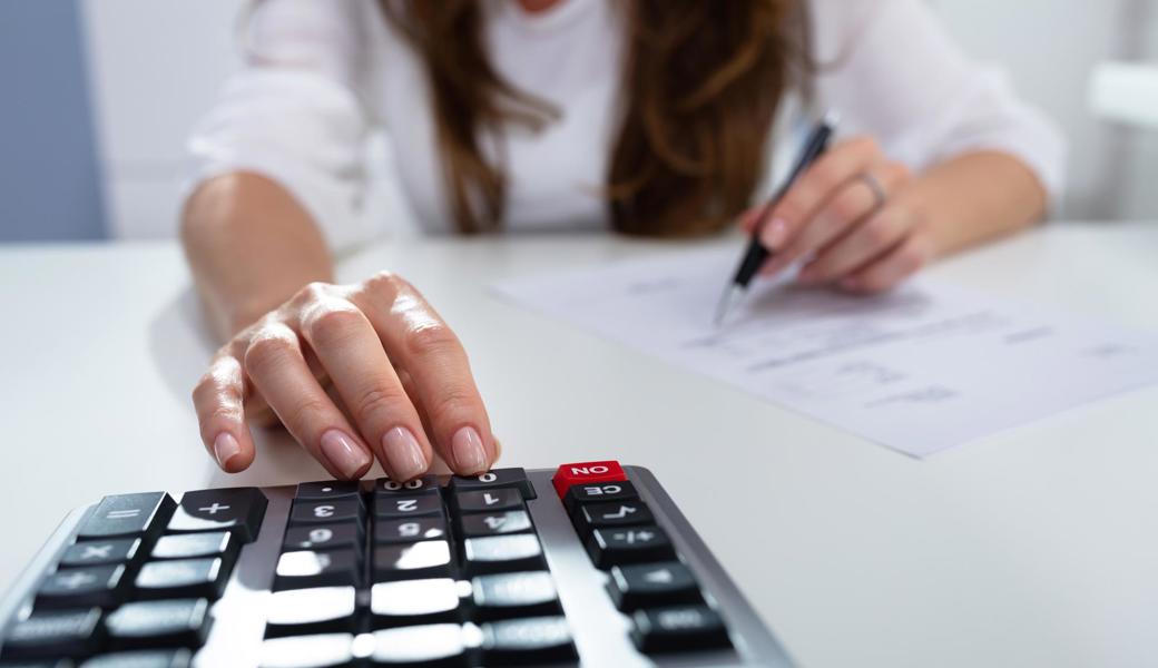 Die Rechnung der Ortsgemeinde Eichenwies schliesst mit einem kleinen Gewinn ab. Das Budget rechnet mit einer roten Null. Die Rechnung der Ortsgemeinde Eichenwies schliesst mit einem kleinen Gewinn ab. Das Budget rechnet mit einer roten Null.