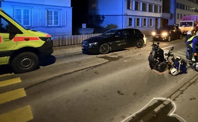 Rollstuhlfahrer verletzt sich schwer bei Unfall - Polizei sucht Zeugen