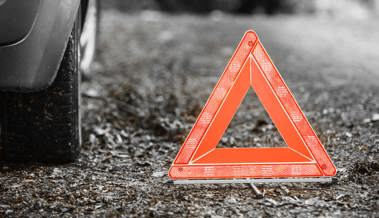 Mann gerät in Feldkirch auf Strasse und verstirbt nach Unfall