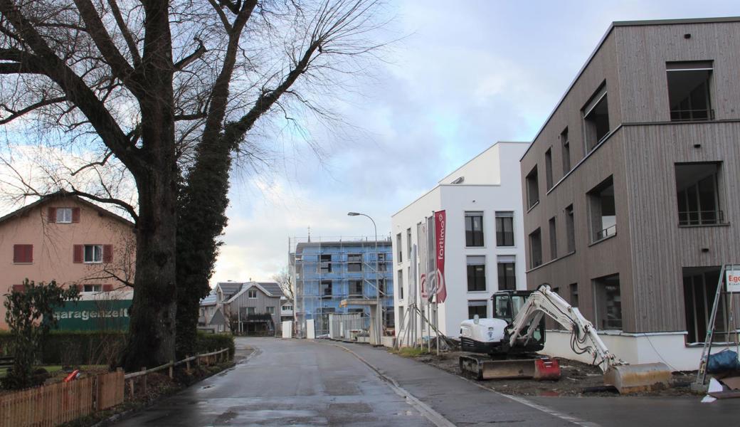 Allein die Überbauung am Dorfplatz bringt dem Dorf auf einen Schlag 55 neue Wohnungen. Im Rahmen dieses Grossprojekts bekommt Altenrhein auch einen Dorfplatz samt Restaurant.