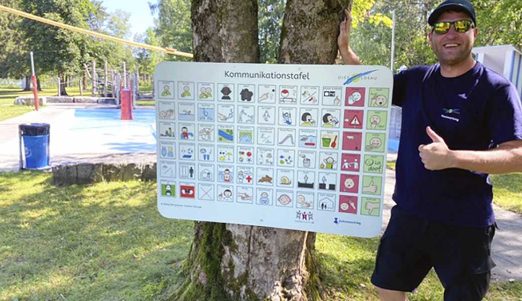 Im Diepoldsauer Strandbad können sich nun auch Menschen mit fehlender Lautsprache oder Migrationshintergrund verständigen. 