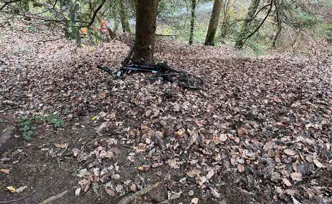 Verunfallter E-Biker mit Helikopter-Winde aus Tobel geborgen